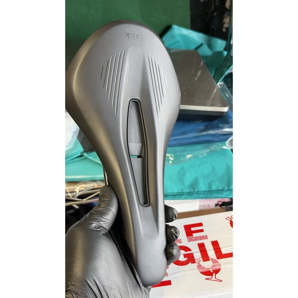 fi'zi:k Argo Vento R5 140mm Bicycle Saddle‎ - Used - Good